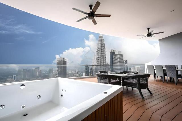 Vortex Hotel Suites & Residences @ KLCC 1