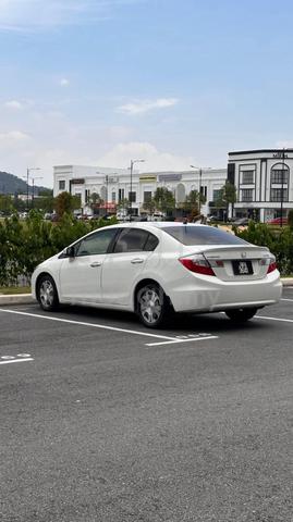 2013 Honda CIVIC 1.5 (HYBRID) (A) - 4