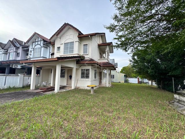 Spacious land corner lot 2 storey house Putra Heights Subang Jaya 1
