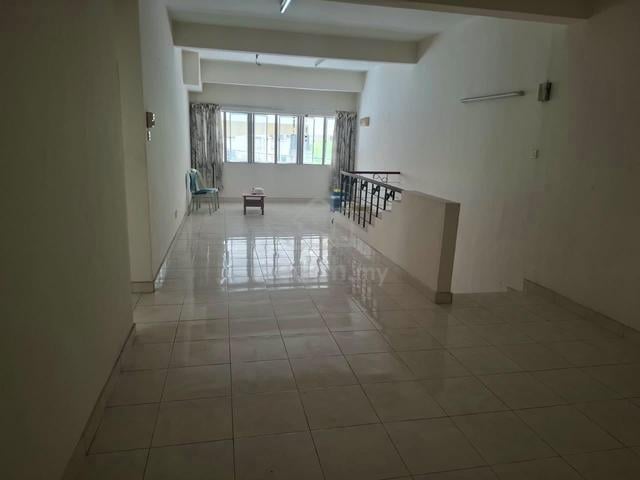 Townhouse FREEHOLD Cheras Batu 9 near MRT Train Station ENDLOT 1