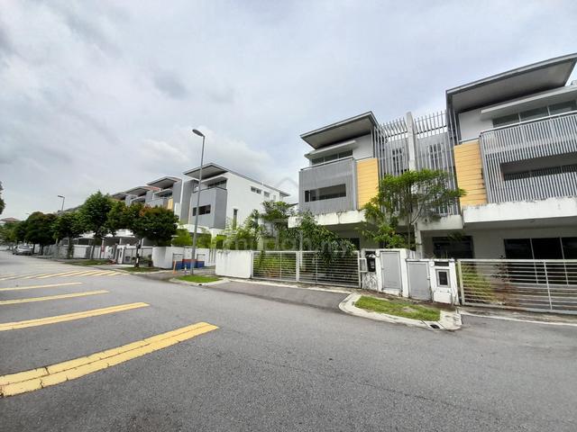 3 Storey Superlink Endlot Nadayu 92 Kajang 2 Midori Tropicana Height 1
