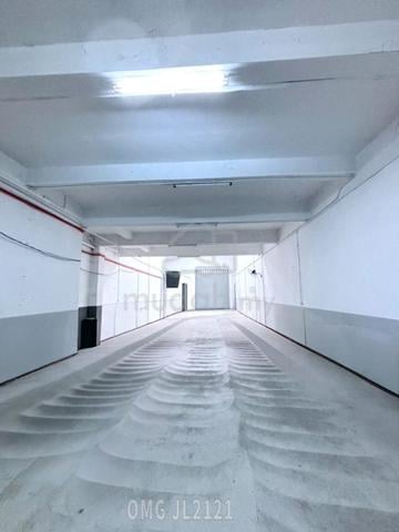 Port Klang 1.5 Terrace Factory 27x100 Good Condition With Office 60Amp 1