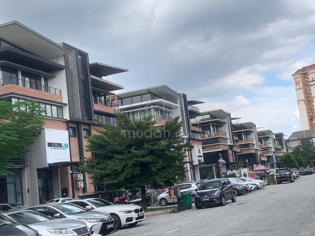 Puchong i32 Industrial Park, Puchong Utama 1