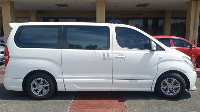 2015 Hyundai GRAND STAREX 2.5 ROYALE (A) - 4