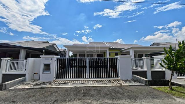 Batu Pahat Simpang Lima Taman Mampan Permai Single Storey Semi D 1