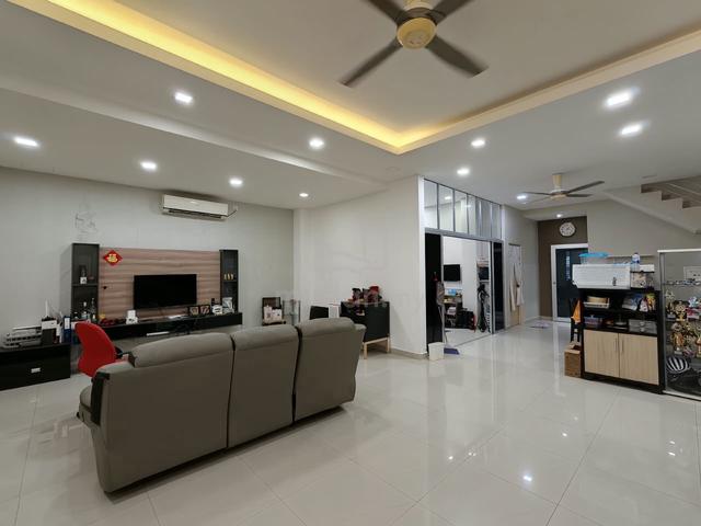 Kulai Ioi Gate B Double Storey Terrace Superlink Endlot 26x75 Renovate 1