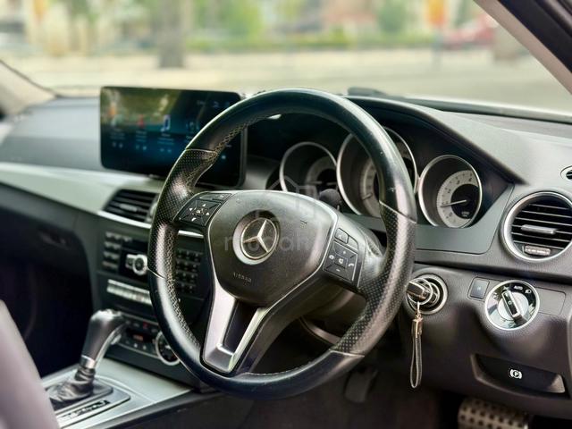 Mercedes Benz C200 1.8 Turbo 1Own 2014 - 5