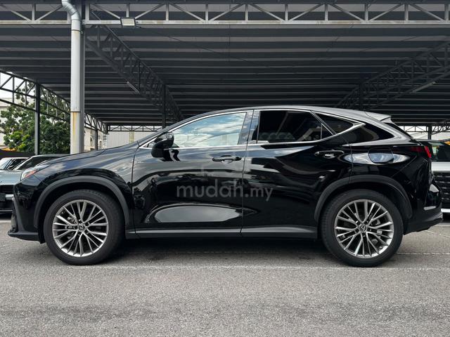 2023 Lexus NX250 Version L , Luxury Red Interior - 4