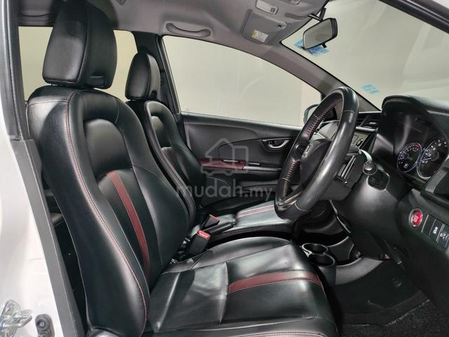 2022 Honda BR-V 1.5 V Spec 1Owner Like New - 4