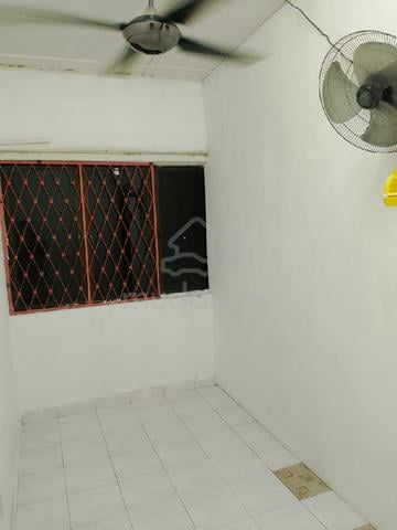 ROOM for RENT at TAMAN SRI MUDA, SEKSYEN 25, 40400 SHAH ALAM, SELANGOR 1