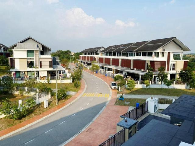 BIG BUILD UP 3 Storey Superlink Terrace Thistle Grove, Denai Alam 1