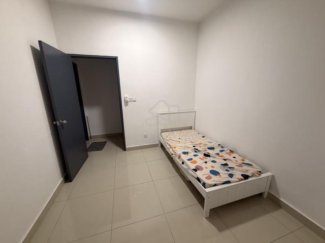 Simfoni 2 Residence Medium Room Bandar Teknologi Kajang BEHIND Mydin 1