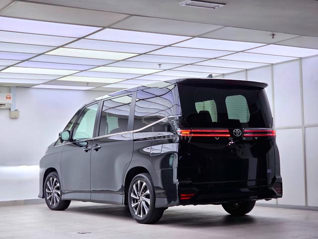 2023 Toyota VOXY 2.0 S-Z (A) - 3