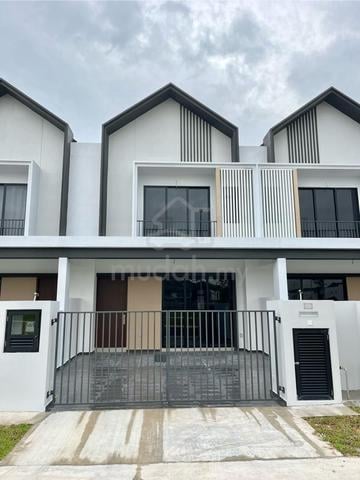 Bandar Dato Onn double storey terrace house FOR RENT 1