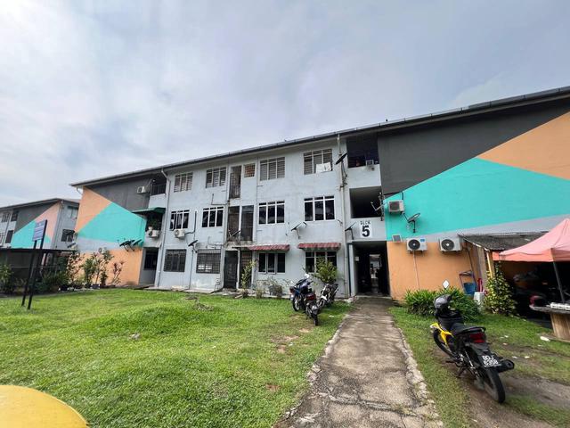 Flat D Pinggiran Kota 1