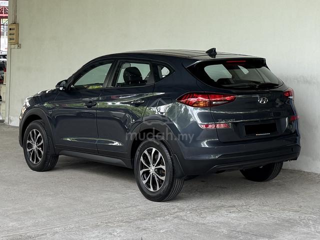 Hyundai Tucson 2.0 Facelift (A) F/Premium Leather - 2