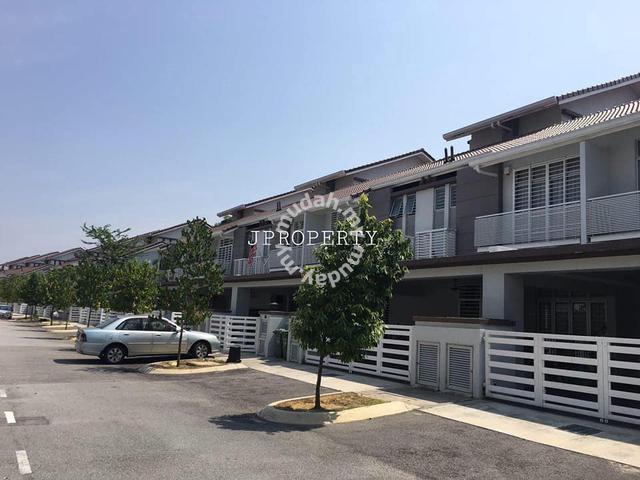 2.5-Storey Intermediate House at Desiran Bayu, Presint 16 Putrajaya 1