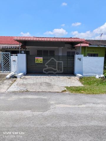 Taman Win Onn house for rent 1