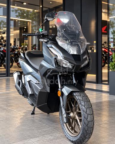 Honda Adv160 Roadsync Ready Stock Best Deal TMM - photo 2 of 2