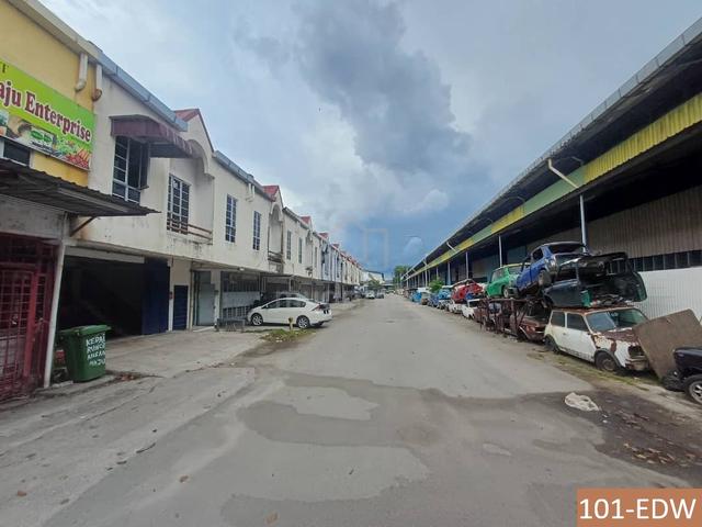 NEAR MAINROAD !! 24x80 Meru Batu 5 1.5 Storey Link Factory Klang 1
