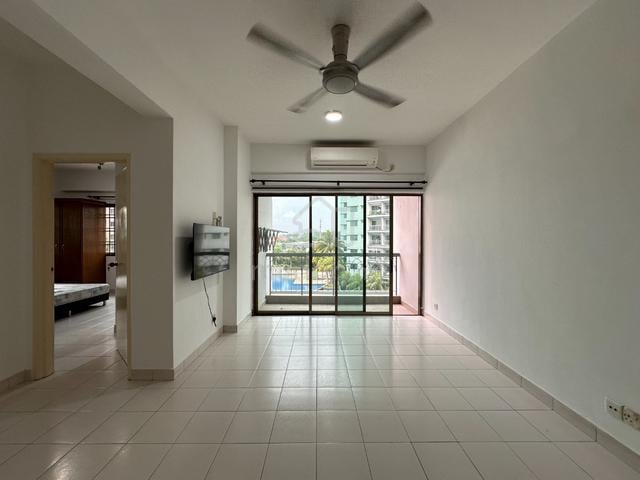 Danga View Apartment 1