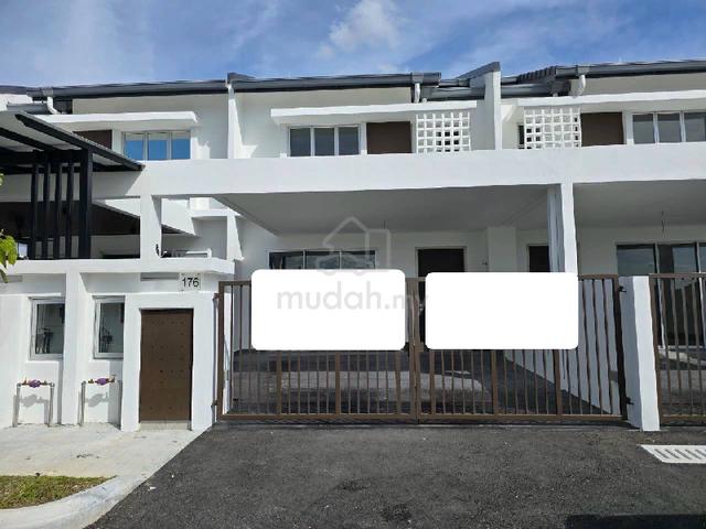 (Jual tutup loan) 2 Storey Terrace House Emilia Lakeside Nilai Impian 1