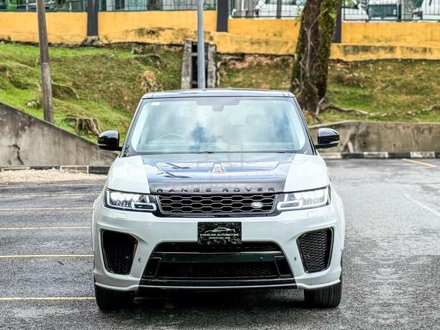 Land Rover RANGE ROVER 3.0 SPORT SDV6 SVR Petrol - 3