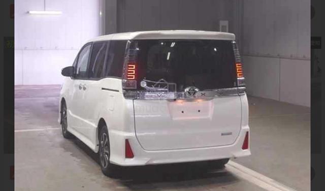 Toyota VOXY 2.0 ZS KIRAMEKI III (A) - 2