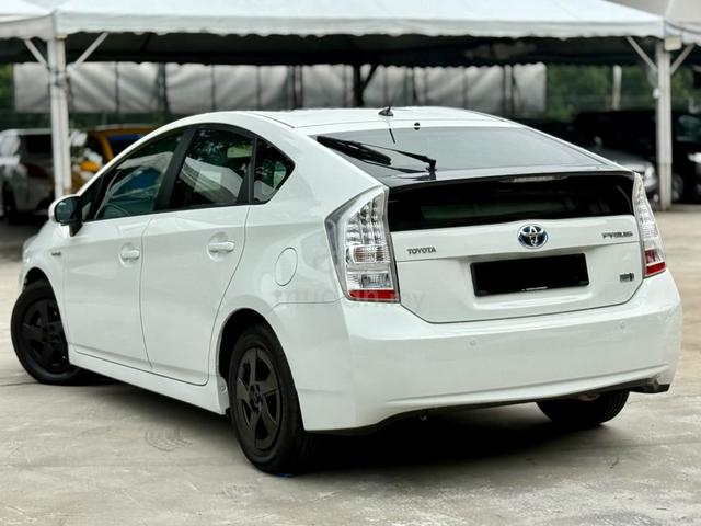 NEW PAINT ⭐Toyota PRIUS 1.8 (HYBRID) FREE WARRANTY - 3