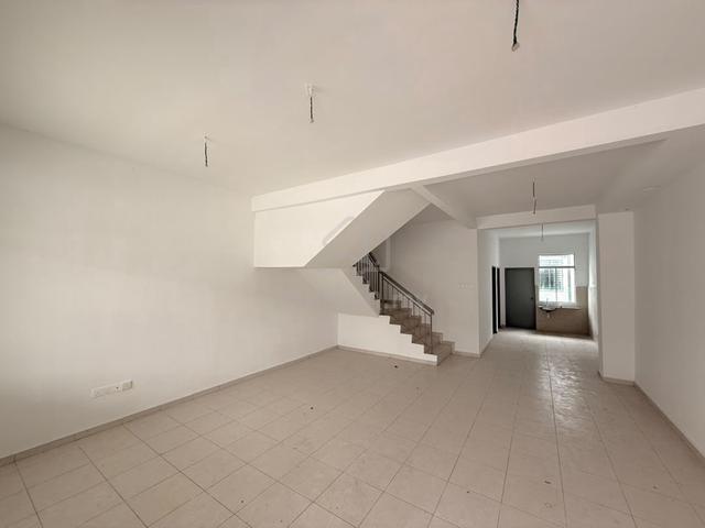 【 fully grilled, new house 】 2 Storey House, Scientex Kundang Jaya 1