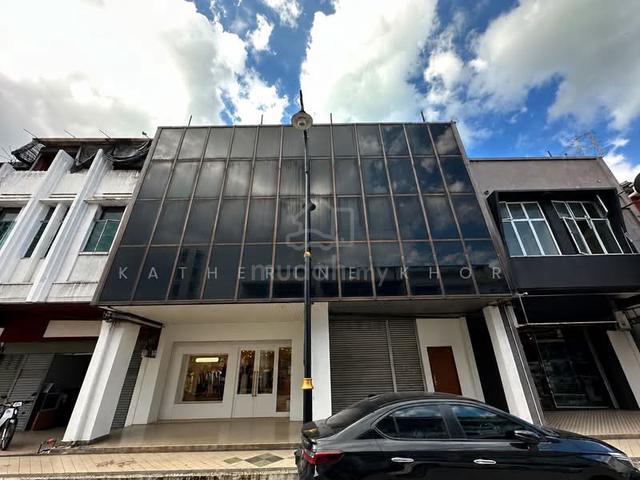 2.5 Storey Adjoining Shophouse lebuh campbell off kimberley chulia st 1