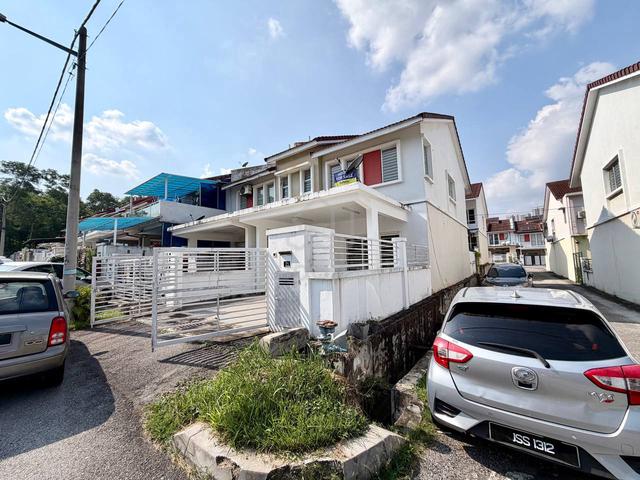 END LOT 2 Storey Terrace End Lot Taman Dato Demang Seri Kembangan 1