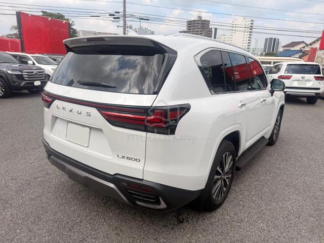 2023 Lexus LX600 Luxury - 5