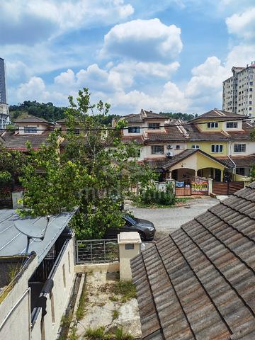 2.5 Storey house @Desa Karunmas 1