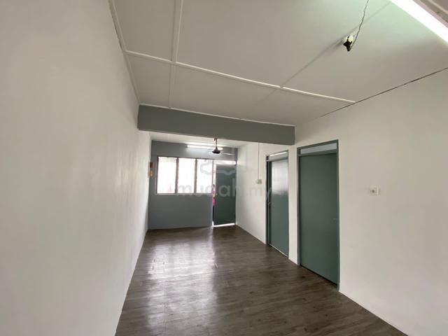 Low cost flat, Tun Aminah 1