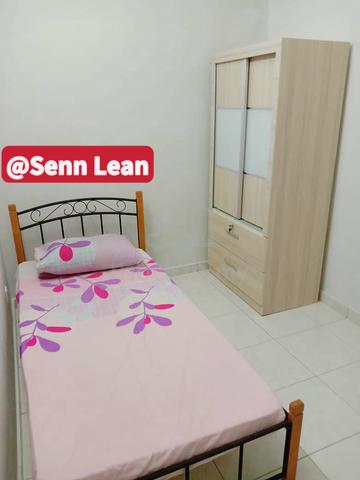 Room For Rent At The Peak Residence Included CarPark Near Gunrey Plaza 1