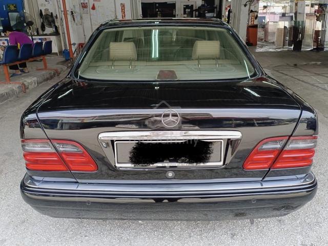 Mercedes Benz E-CLASS E230 2.3 ELEGANCE 1998 (CKD) - 4