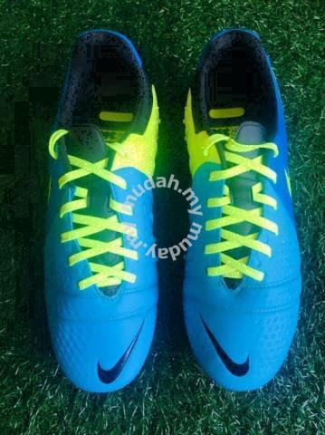 kasut nike ctr 360