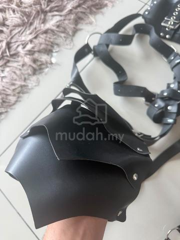 Men's Dark Gladiator Halloween Costume Set
 - photo 3 of 6