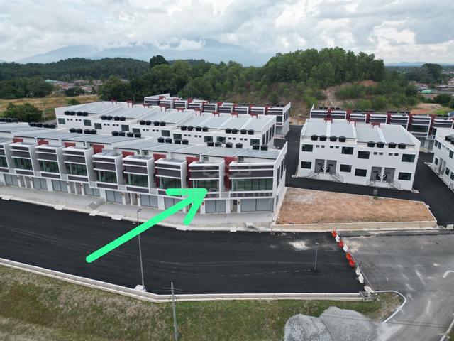 Facing Main Road The Point 2 Stry Shoplot For Sale 1