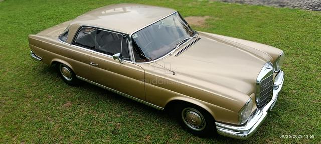 Mercedes Benz W111 Coupe 220SE C111 Fintail Batman - 4