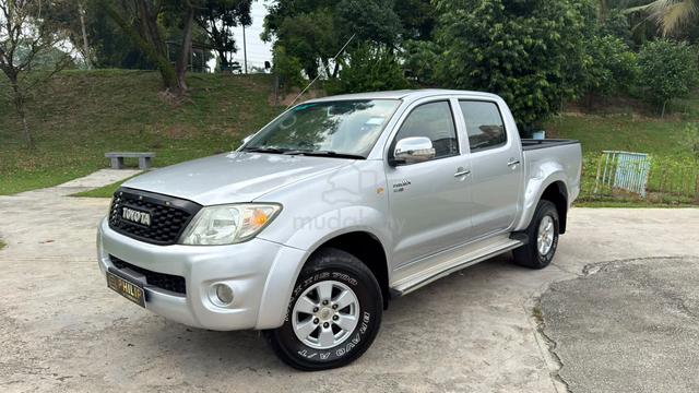 2011 TOYOTA HILUX DOUBLE CAB 2.5 MT Still Can Loan - 2