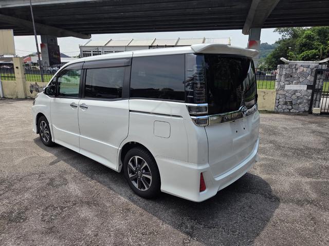 2021 Toyota Voxy 2.0ZS Kirameki III + Roof Monitor - 3