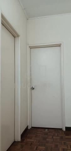 Middle Room for Rent 1