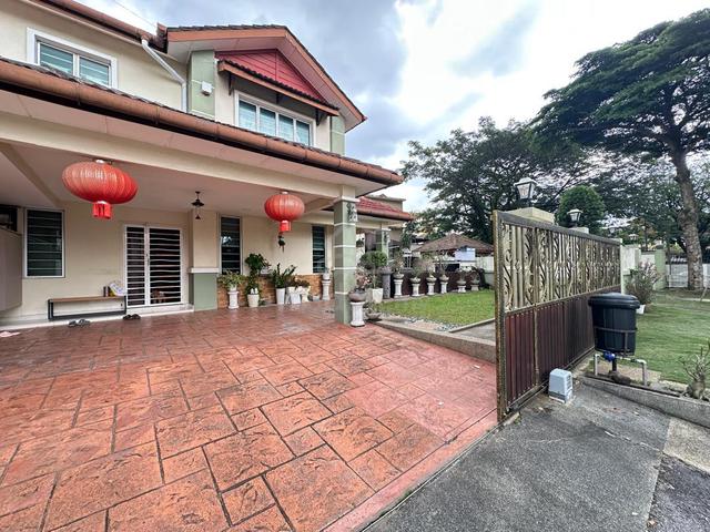 Taman Bukit Serdang Semi D house for sale (CORNER/GATED GUARDED) 1