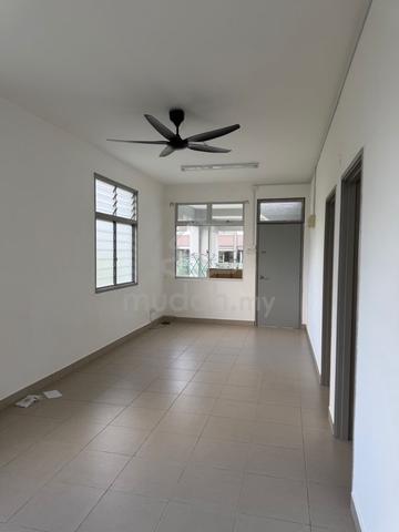 Adda Height Townhouse Ground Floor Corner dato Onn 3bed 1