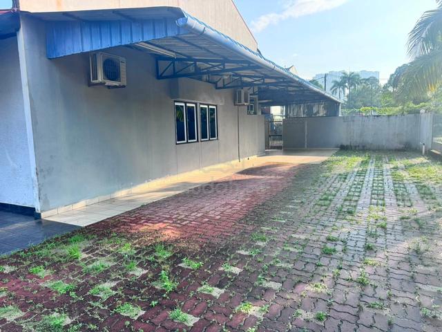 Corner Full Loan Taman Daya Single Storey Terrace House 1