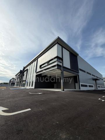 Twin Factories @ Elmina East Industrial Park, Near Temu For Rent. 1
