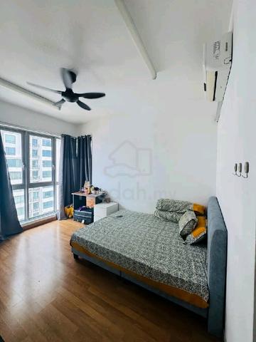 Sharing room looking  1