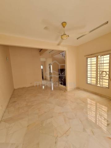 For Rent @ usj 3D, 4Rooms and 3 bathrooms newly painted 1